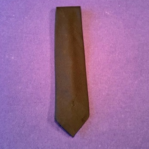 YSL Dark Blue Solid Mens Tie 57" long 3.5" Wide - Picture 4 of 4